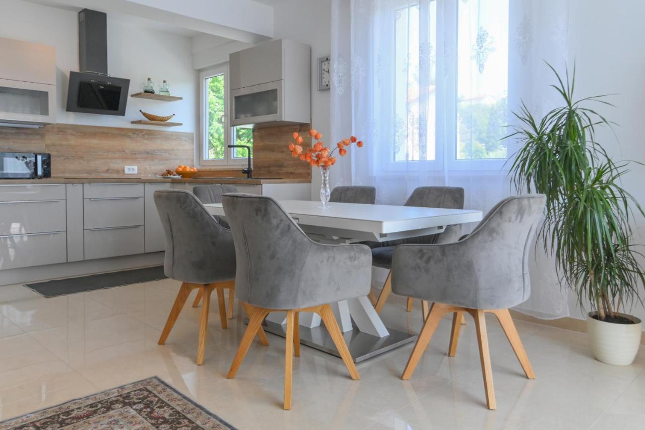 شقة Apartman Iskra غييكا المظهر الخارجي الصورة